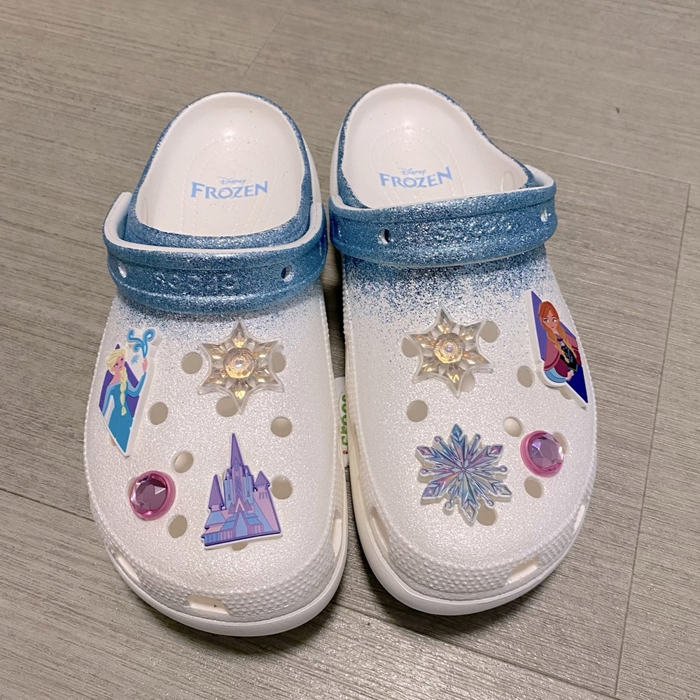 New with tags Frozen Crocs